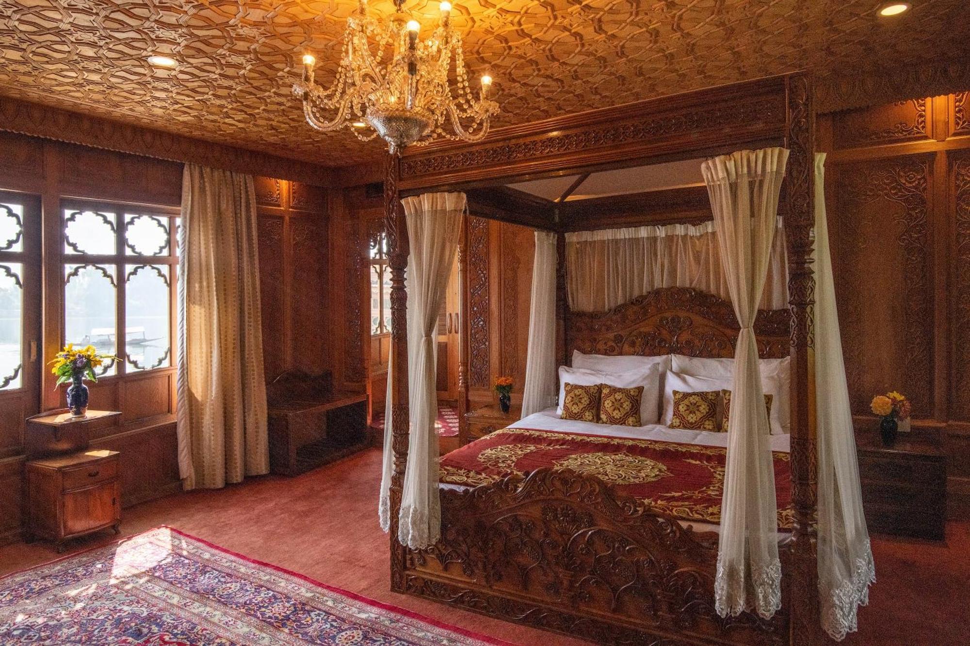 Mascot Houseboats Hotel Srīnagar Kültér fotó